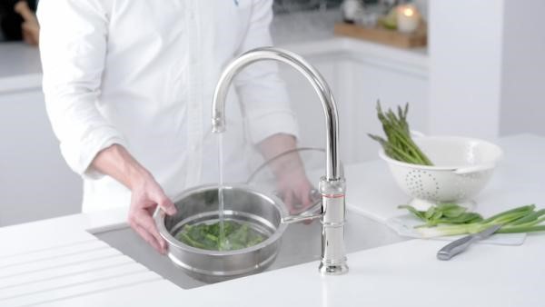 فشار آب  گرم در عیب یابی پکیج گلدیران